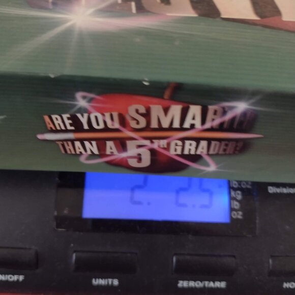 Are You Smarter than a 5th Grader board game - Picture 4 of 4